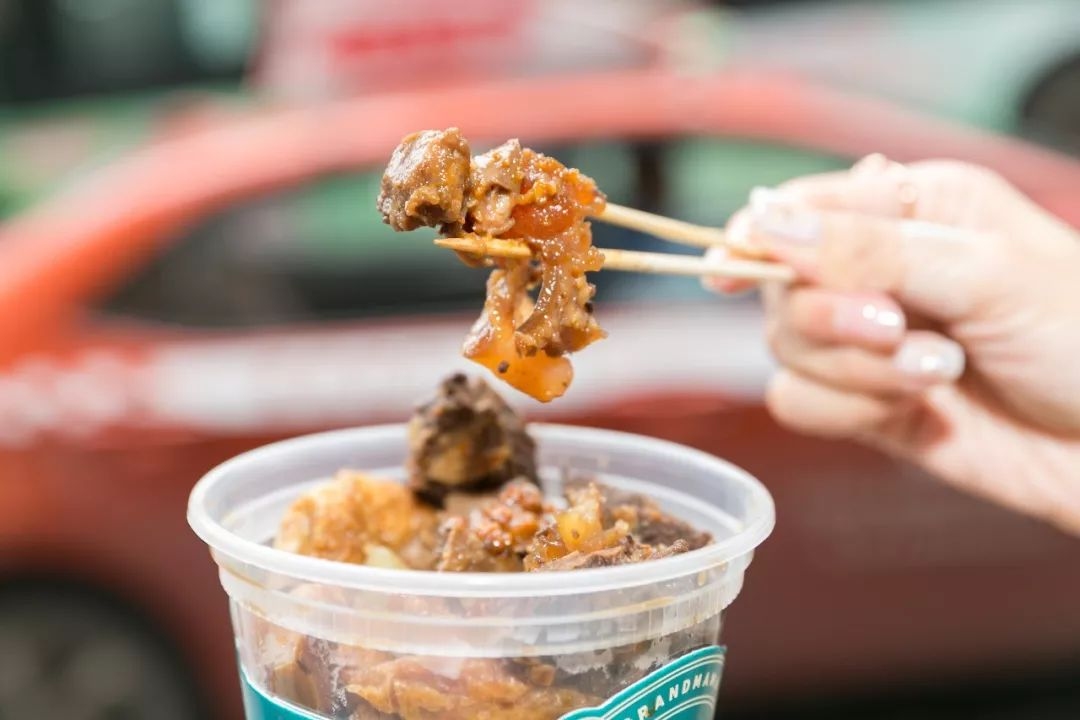 阿婆牛雜現(xiàn)在有多少家連鎖店？